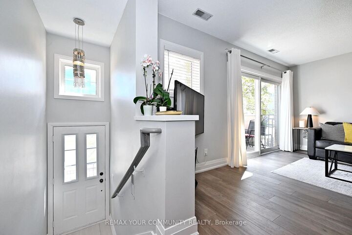 Property Photo:  1400 The Esplanade N/A N 805  ON L1V 6V2 