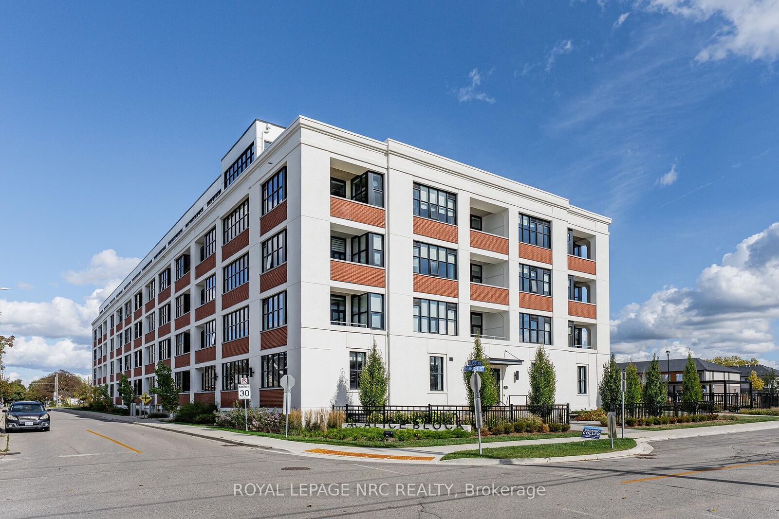 Property Photo:  120 Huron Street 418  ON N1E 0T8 