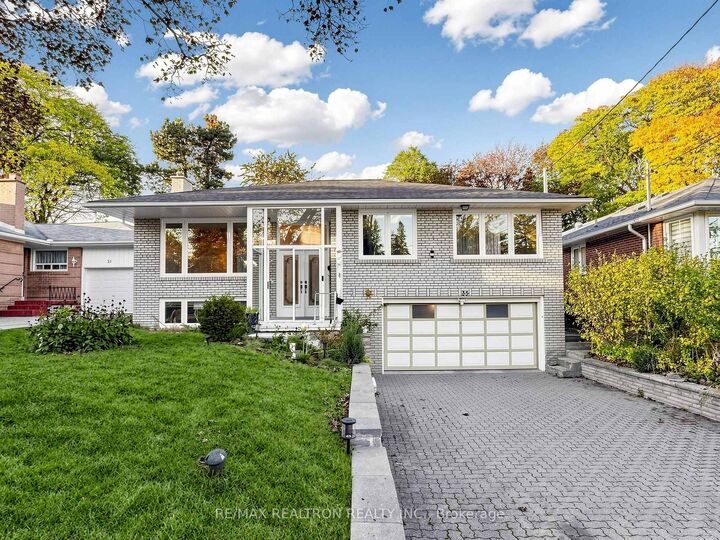 Property Photo:  33 Sumner Heights Drive  ON M2K 1Y2 