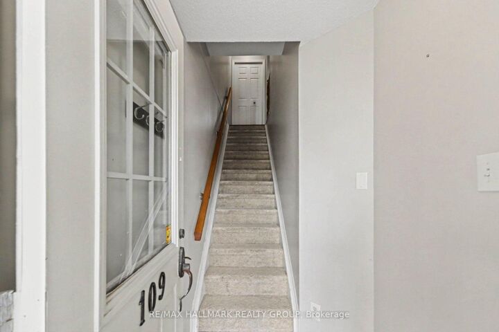 Property Photo:  109 Briston Private  ON K1G 5R1 