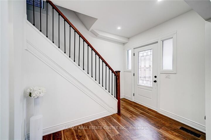 Property Photo: 9 Gibson Avenue ON L8L 6J4