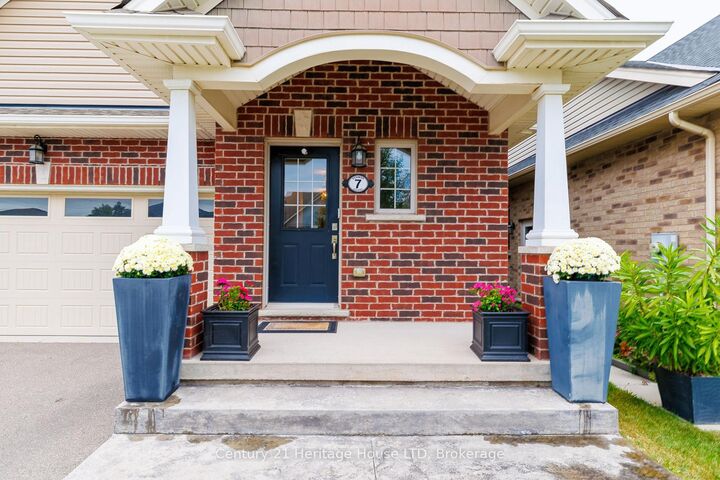 Property Photo:  7 Kenmar Court  ON L2P 0E4 