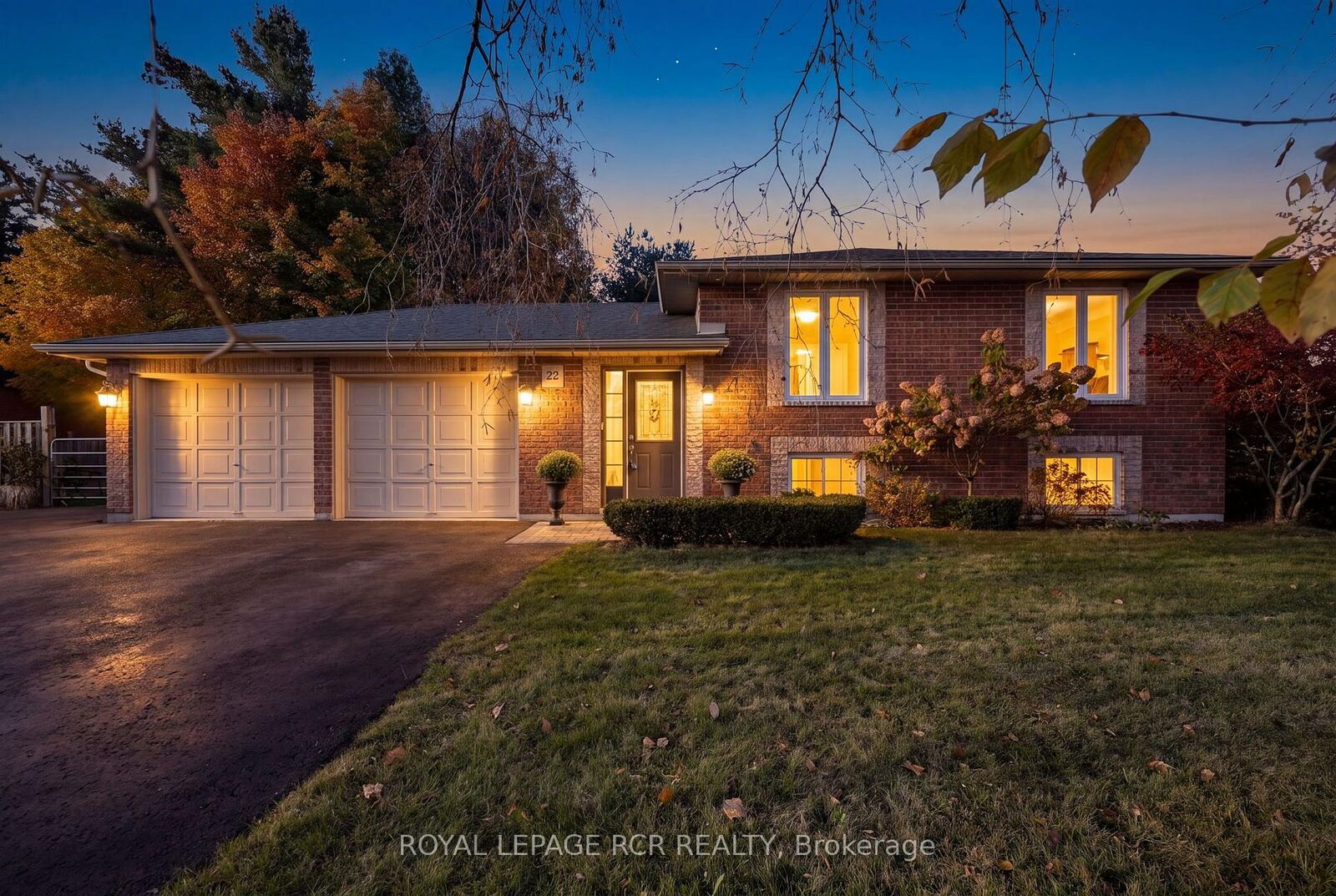 Property Photo:  22 Rosewood Drive  ON L0M 1M0 