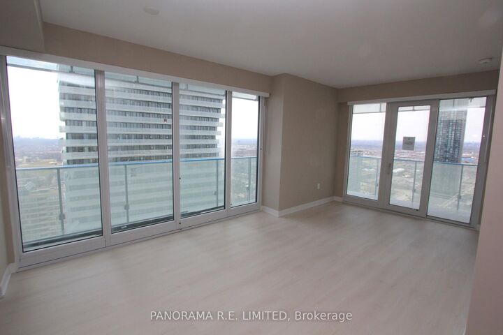 Property Photo:  3900 Confederation Parkway 2804  ON L5B 0M3 