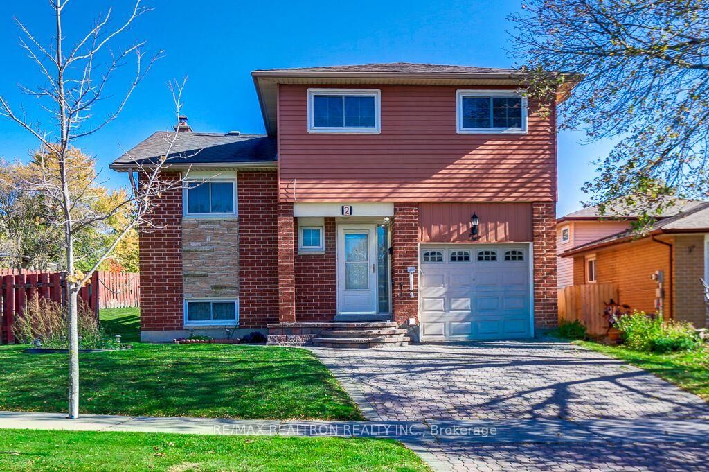 Property Photo:  2 Littleleaf Drive  ON M1B 1Z1 