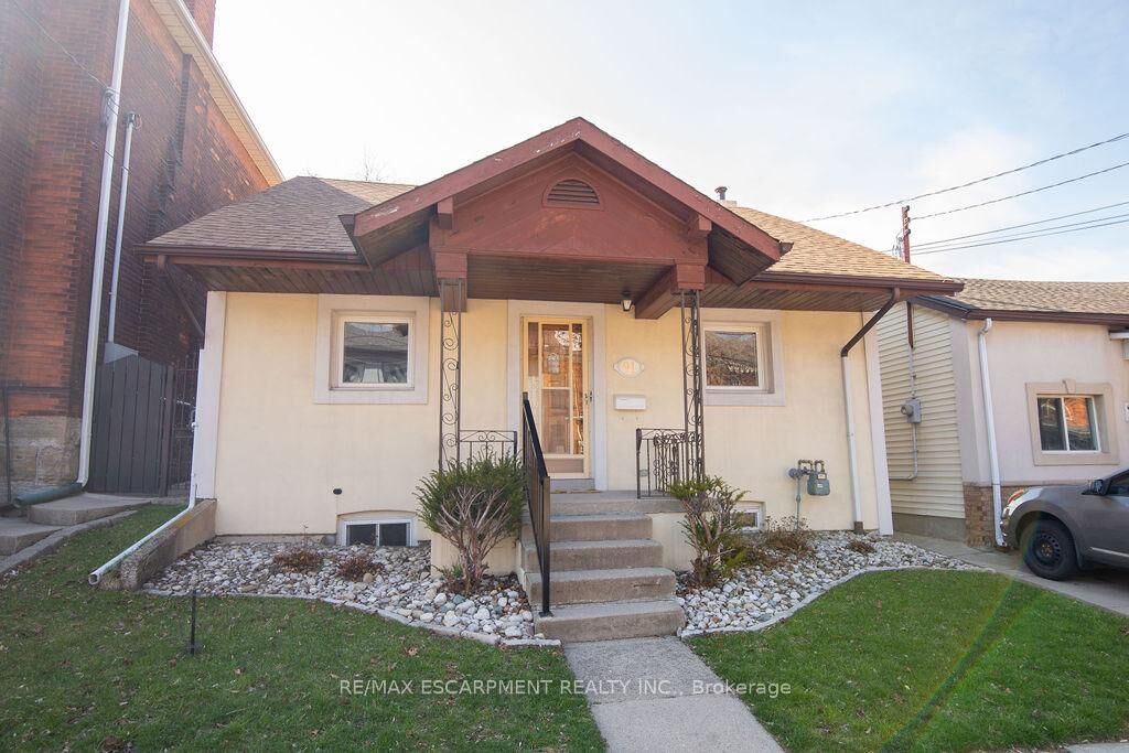 Property Photo:  91 Pearl Street N  ON L8R 2Z2 