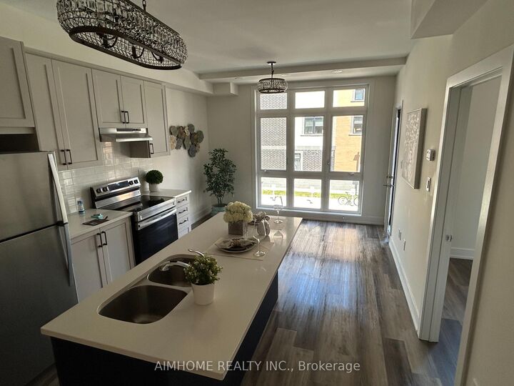 Property Photo:  7 Phelps Lane 2  ON L4E 1J4 