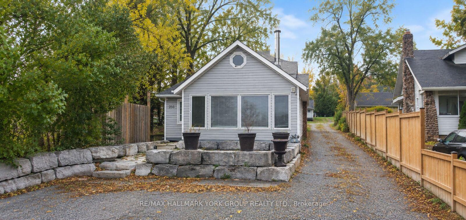 Property Photo:  255 Lake Drive N  ON L4P 3C8 