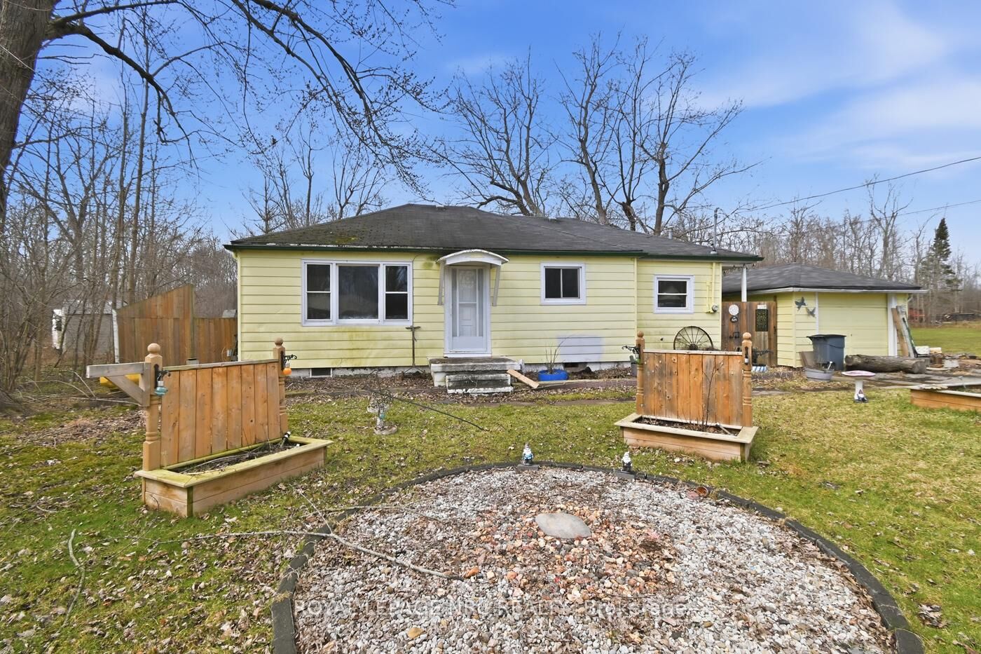 Property Photo:  529 Rosehill Road  ON L2A 5M4 
