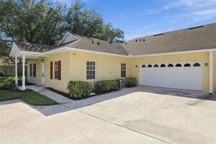 Property Photo:  1284 Green Oak Trail  FL 33948 