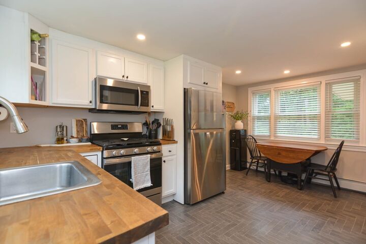 Property Photo:  399 Shawsheen Ave  MA 01887 