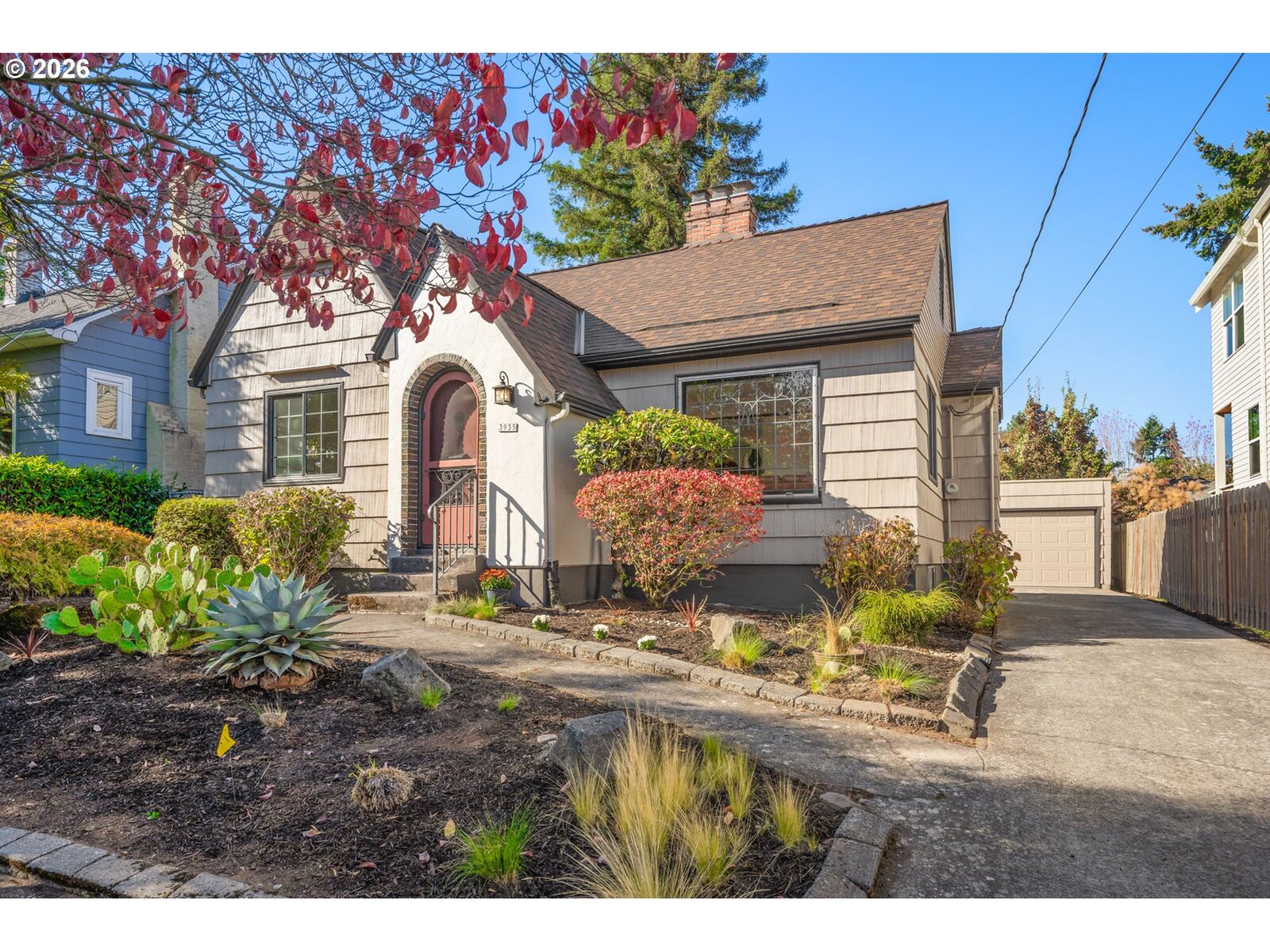 Property Photo:  3935 NE 65th Ave  OR 97213 