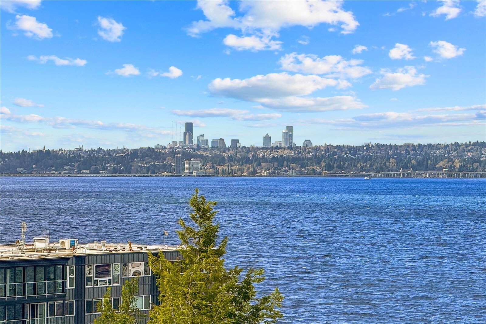 Property Photo:  311  2nd Street S 101  WA 98033 