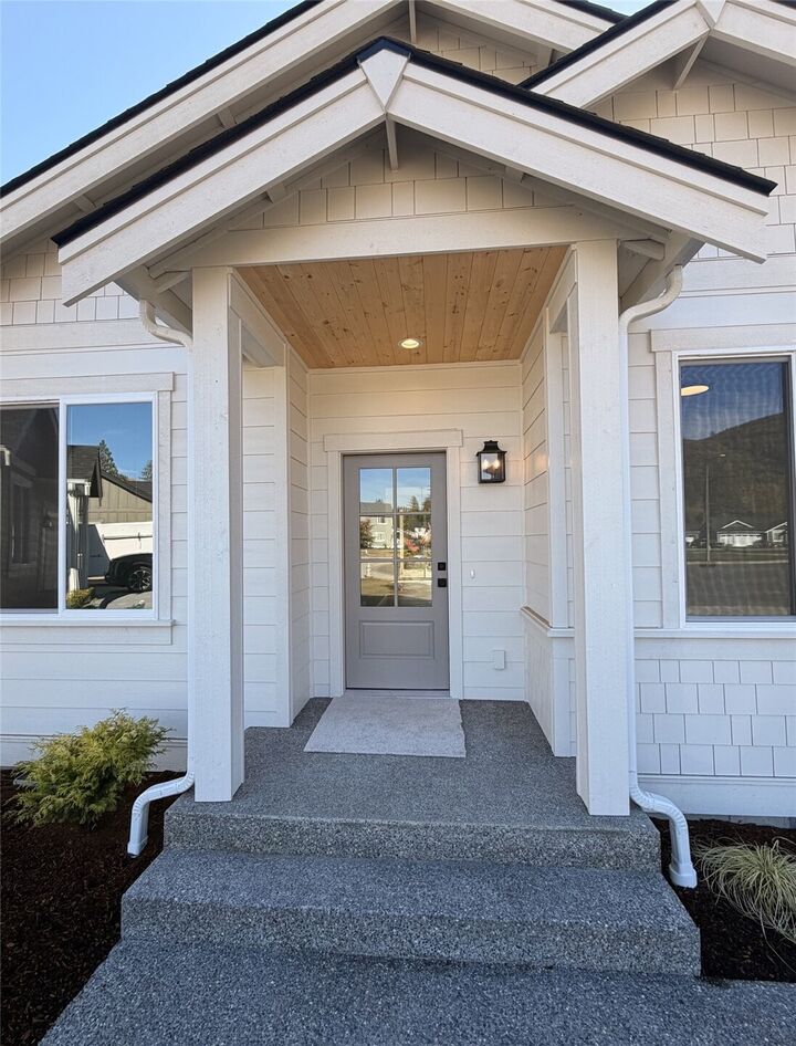 Property Photo: 8138 Peaceful Valley Court WA 98266