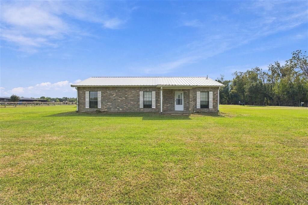 Property Photo:  103 Delaney Rd Road  LA 70607 