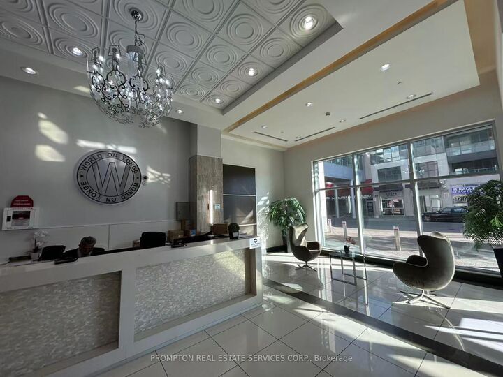 Property Photo:  7171 Yonge Street 2110  ON L3T 0C5 