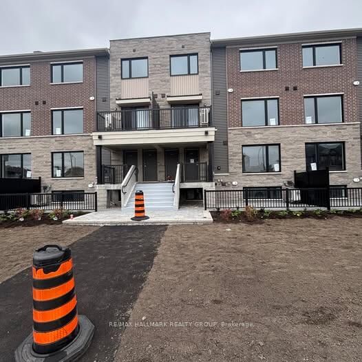 Property Photo:  201 Glenroy Gilbert Drive 24  ON K2J 5G3 