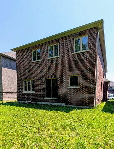 Property Photo:  221 Ridley Crescent  ON N0C 1B0 