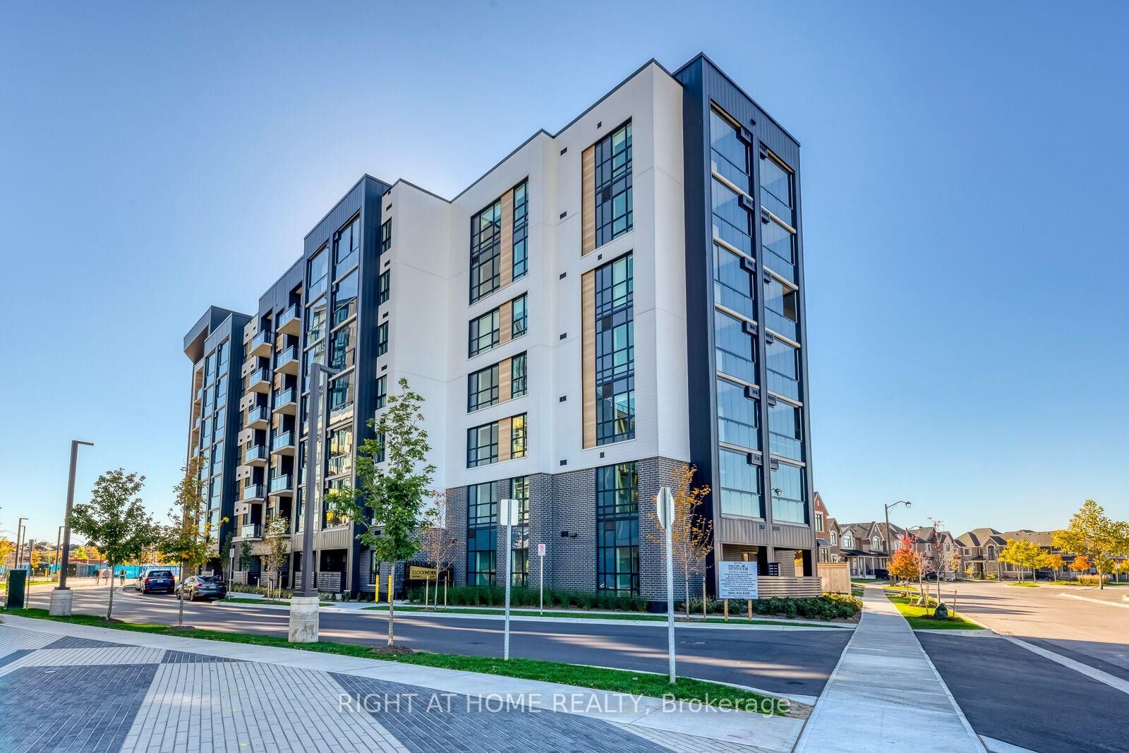 Property Photo:  3008 William Cutmore Boulevard  ON L6H 8E7 