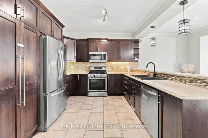 Property Photo:  39 Princeton Place  ON K8N 0B1 