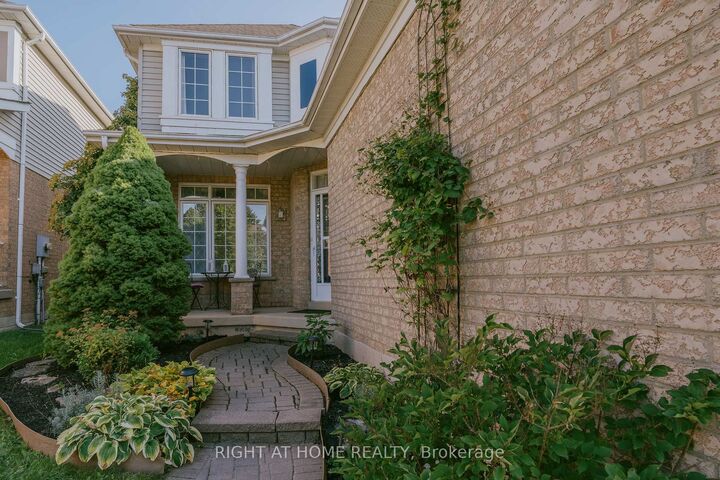 Property Photo:  1014 Summitview Crescent  ON L1K 2K4 