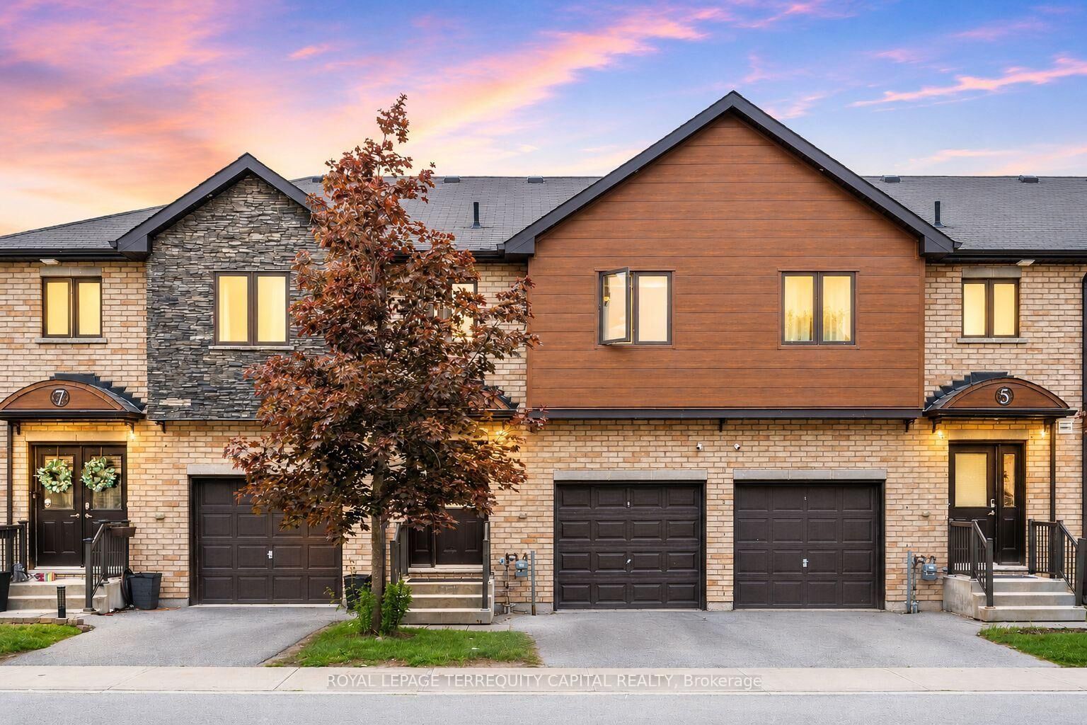 Property Photo:  29 Madelaine Drive 6  ON L9J 0G8 