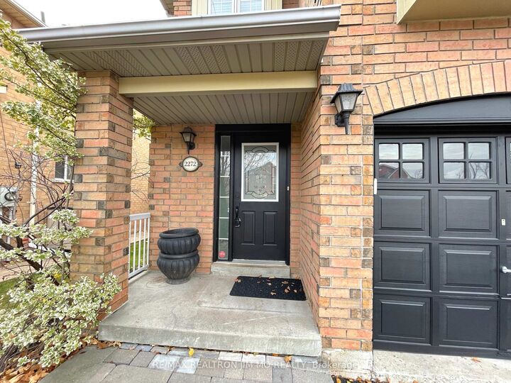Property Photo:  2272 Hummingbird Way  ON L6M 4B1 