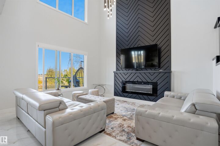 Property Photo:  104 25 Street SW  AB T6X 3K3 