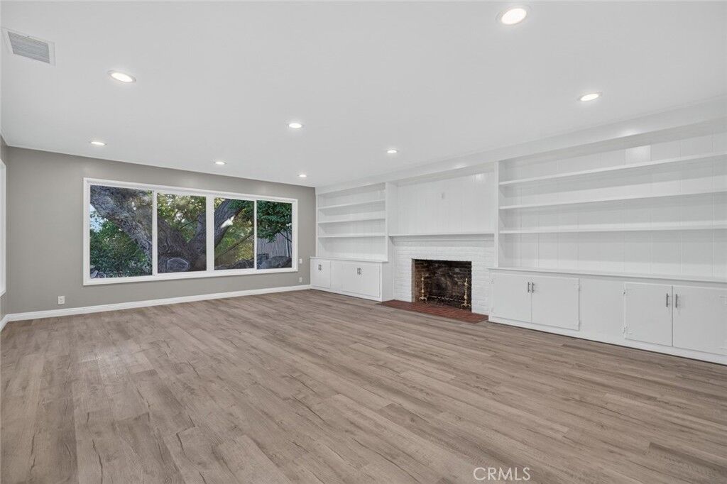 Property Photo:  3304 Crestford  CA 91001 