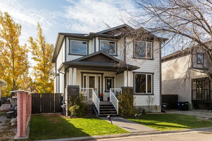 Property Photo:  652 19 Street  AB T0L 0Z0 