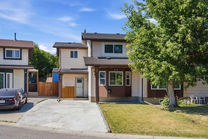Property Photo:  227 Abalone Place NE  AB T2A 6S2 