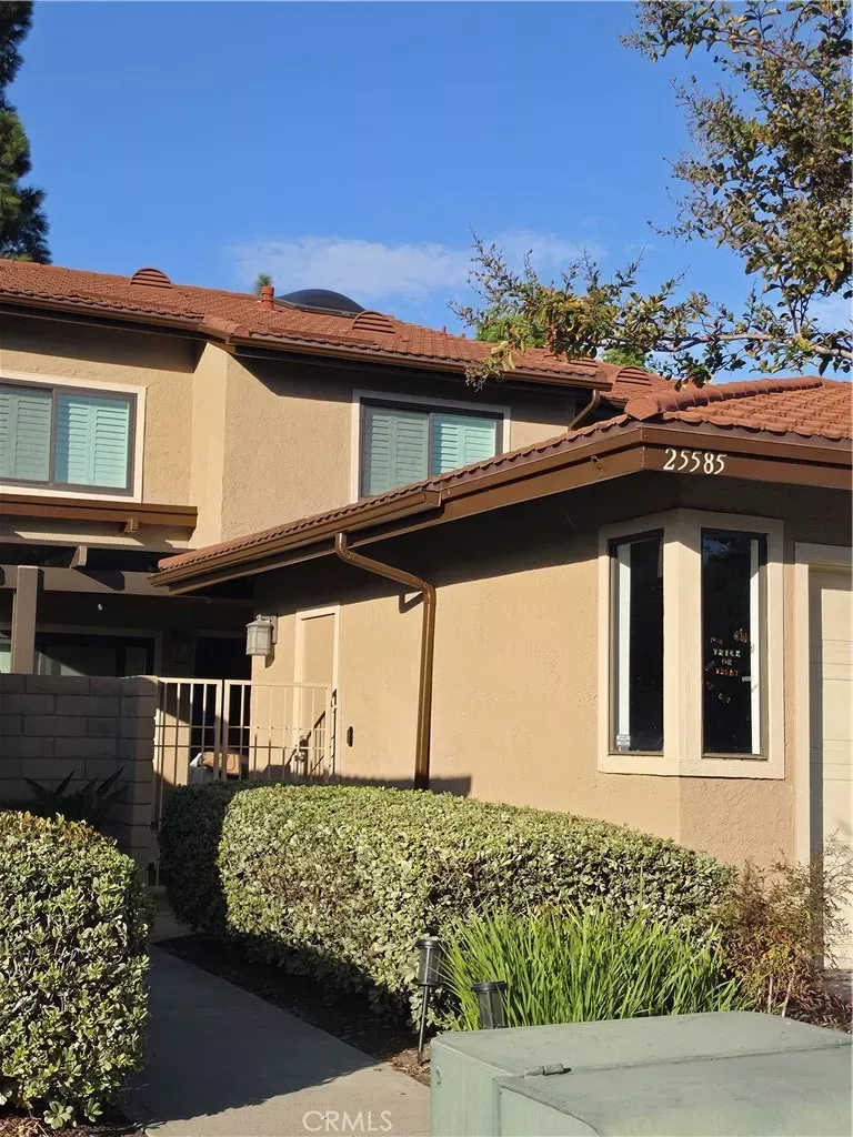 Property Photo: 25585 Breezewood CA 92629