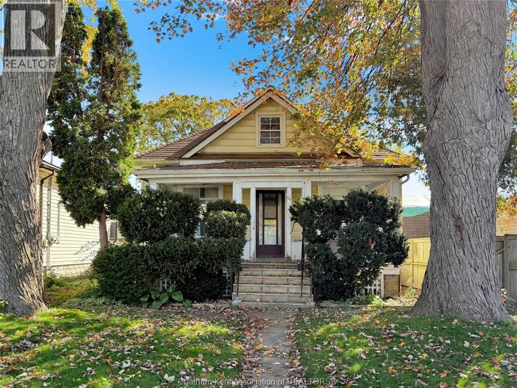 Property Photo:  54 Patteson Avenue  ON N7M 1T5 