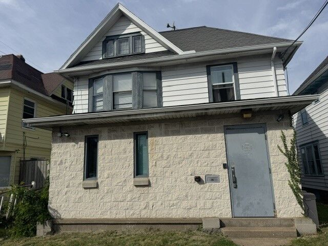 Property Photo: 206 E 26th Street PA 16504