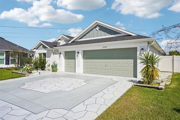 Property Photo:  2227 Landrea Loop  FL 32163 
