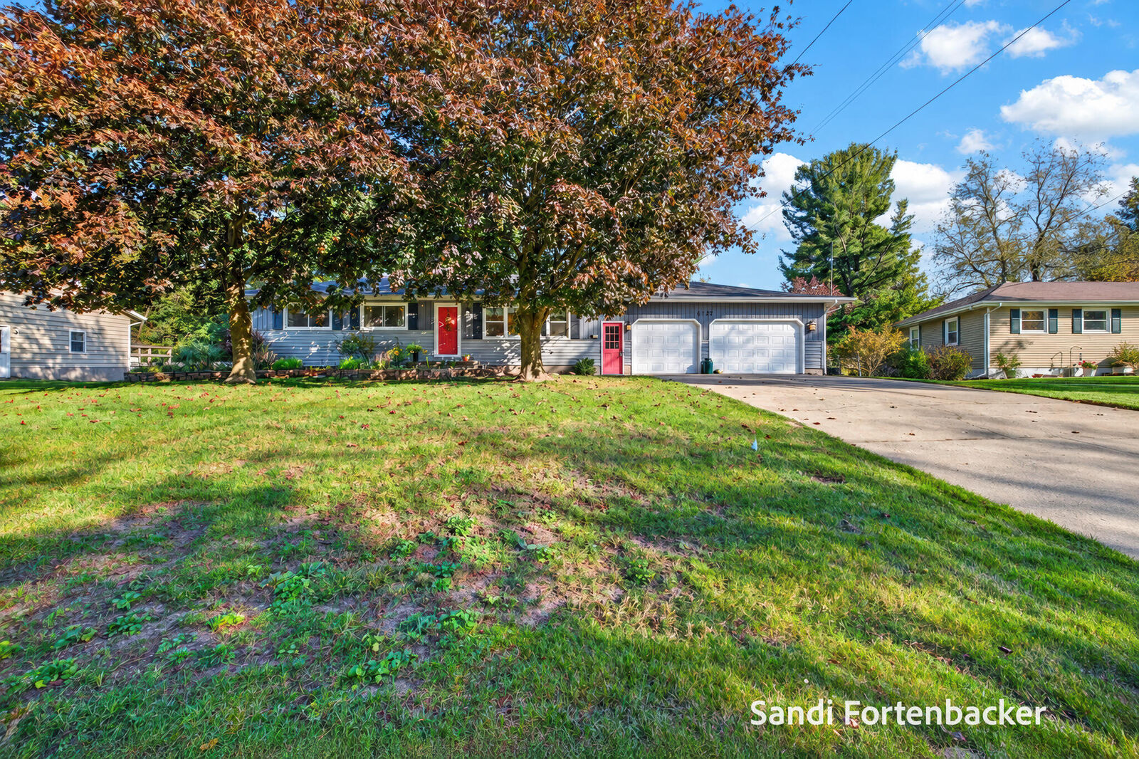 Property Photo:  5122 Melmax Street  MI 49441 