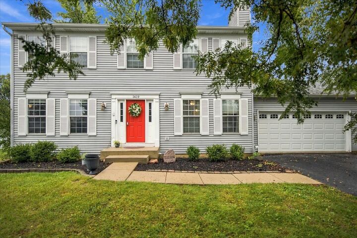 Property Photo:  1419 Chestnut Court  IL 60560 