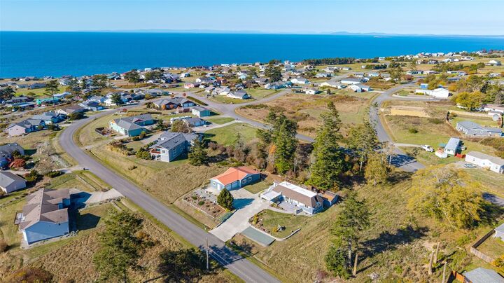 Property Photo:  644  La Cana Street  WA 98239 