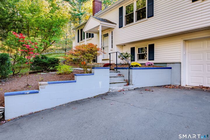 Property Photo:  466 County Road  CT 06443 