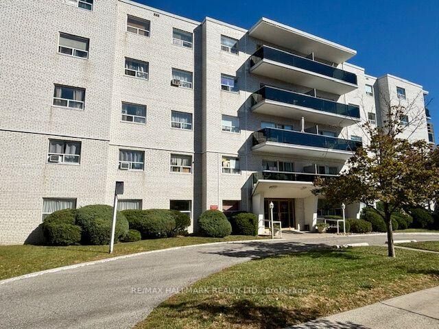 Property Photo: 3151 Jaguar Valley Drive 308 ON L5A 2H9