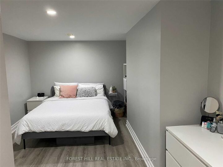 Property Photo:  61 Roxborough Road Lower  ON L3Y 3K8 