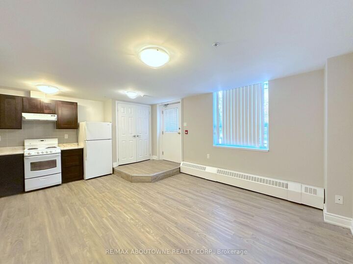 Property Photo:  55 Lisgar Street 109  ON M6J 3X6 