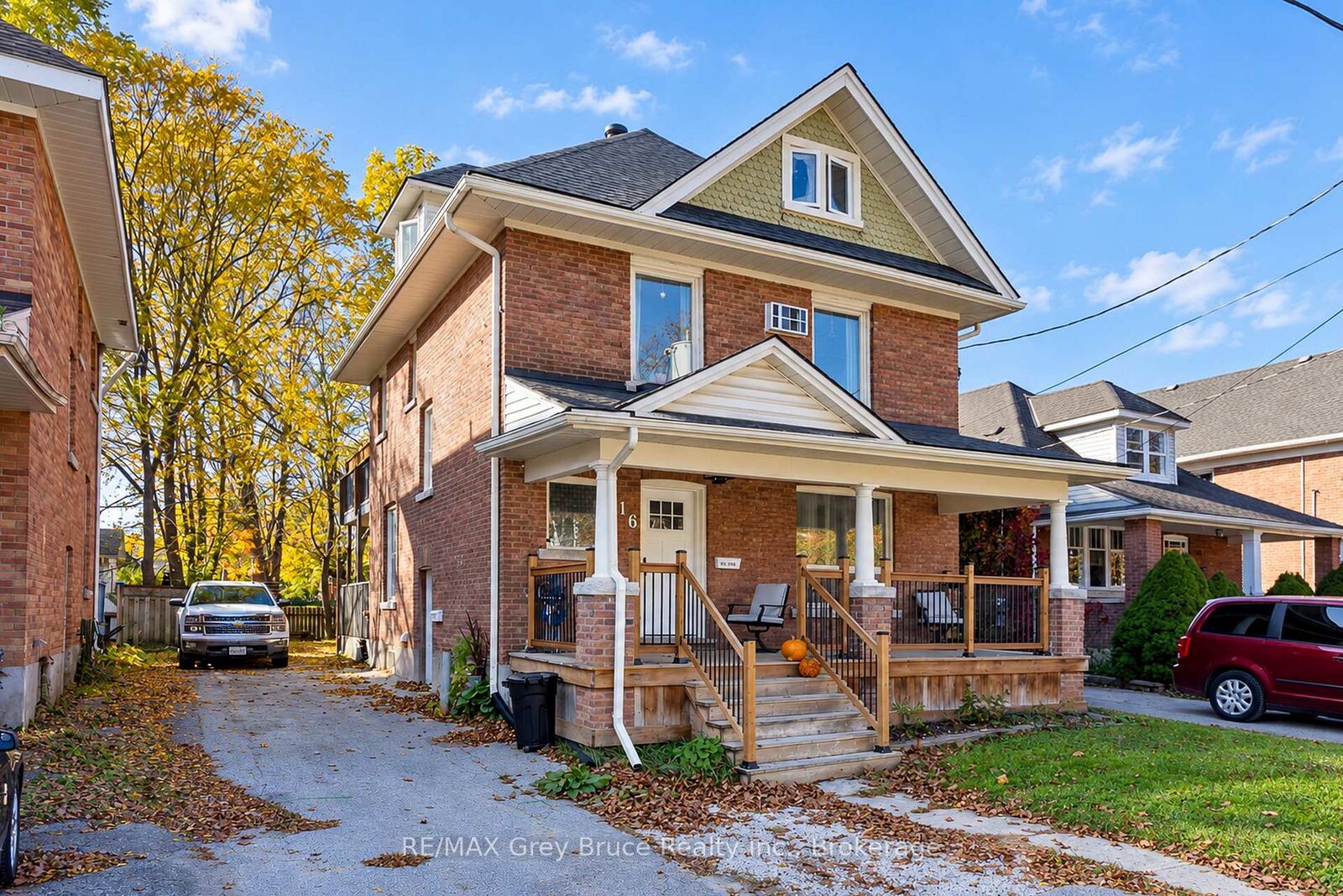 Property Photo: 516 4th Avenue E ON N4K 2N2