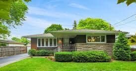 Property Photo:  78 Leaside Drive Lower  ON L2M 4G5 