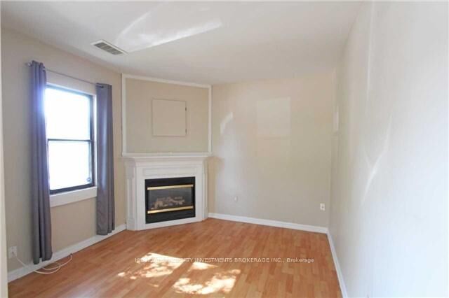 Property Photo: 1101 Enola Avenue ON L5G 5A9