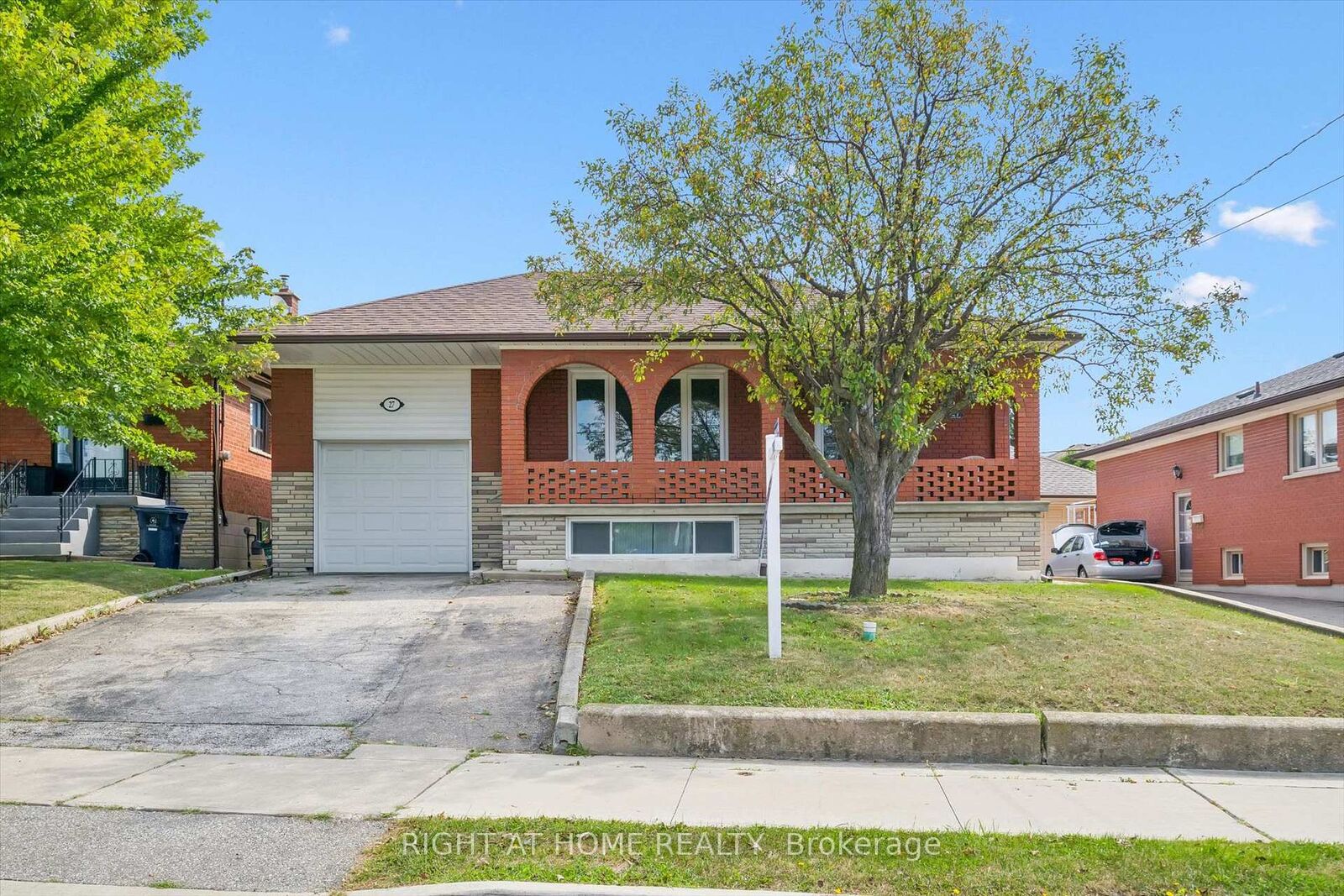 Property Photo:  27 Jocada Road  ON M6L 2J4 