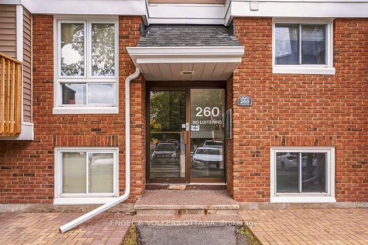 Property Photo:  260 Fenerty Court 8  ON K2L 3A7 