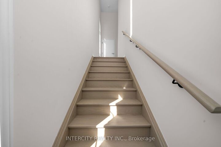 Property Photo:  1 Ambition Way 27Z  ON L7C 4L1 