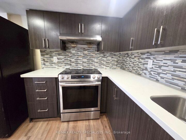 Property Photo: 18 Gold Hill Road Bsmt ON L6X 4V2