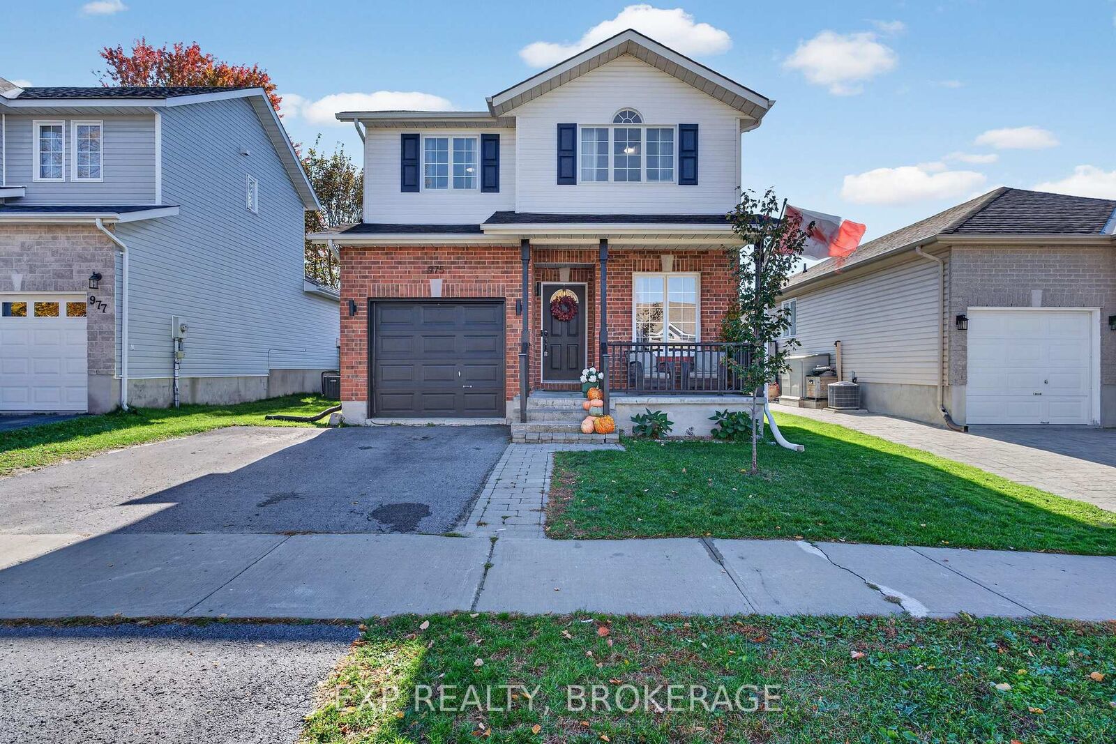 Property Photo:  975 Rainbow Crescent  ON K7K 7J2 